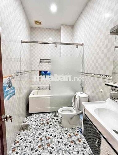 NHÀ 4 TẦNG VỊ TRÍ ĐẸP THUẬN TIỆN KINH DOANH,CHO THUÊ GIÁ RẺ
