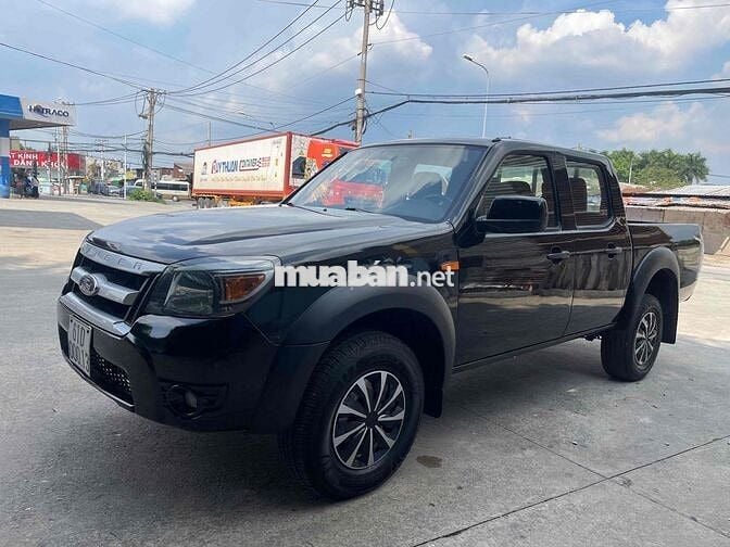 Ford Ranger Số sàn màu Đen