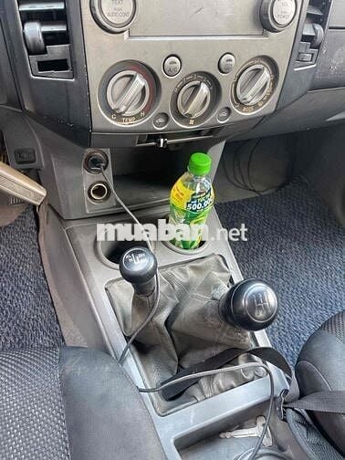 Ford Ranger Số sàn màu Đen