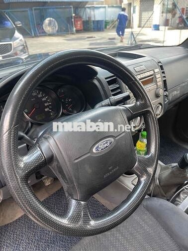 Ford Ranger Số sàn màu Đen