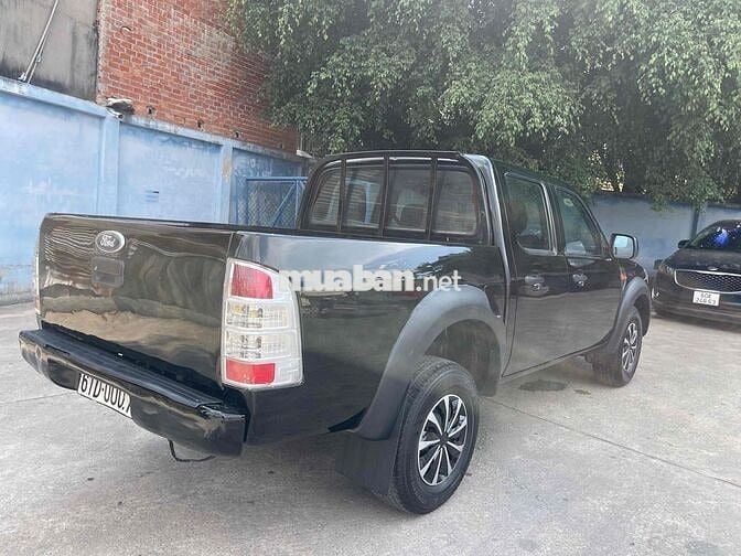 Ford Ranger Số sàn màu Đen