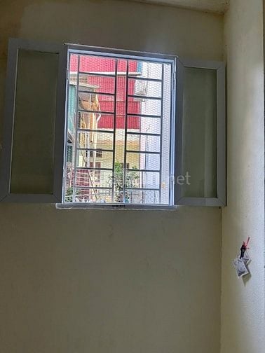 hính chủ cho thuê hộ gia đình hoặc sinh viên căn nhà 4 tầng + 1 tum