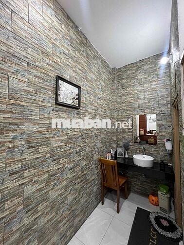 Chính chủ cần bán nhà hẻm Nguyễn Văn Quá cạnh sân banh Cây Sộp 3.6x17