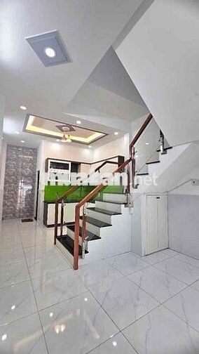 Giá: 5.2 tỷ, đường 6 mét, lề 2 mét Lê Văn Quới, 50m2(4 x 13), 2 tầng