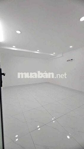Giá: 5.2 tỷ, đường 6 mét, lề 2 mét Lê Văn Quới, 50m2(4 x 13), 2 tầng