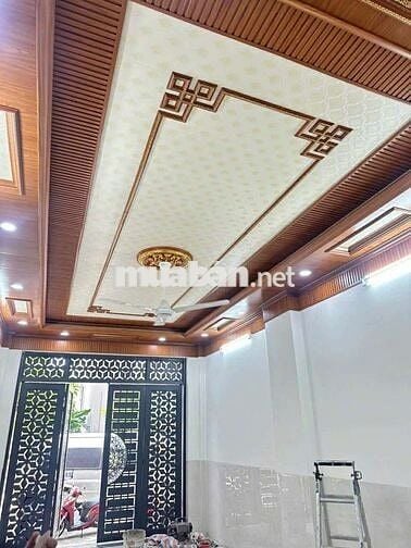 NHÀ CHO THUÊ LÀM CHDV DT 5*17, TRỆT, 4 LẦU, 9PN, CÓ THANG MÁY, SÁT GV
