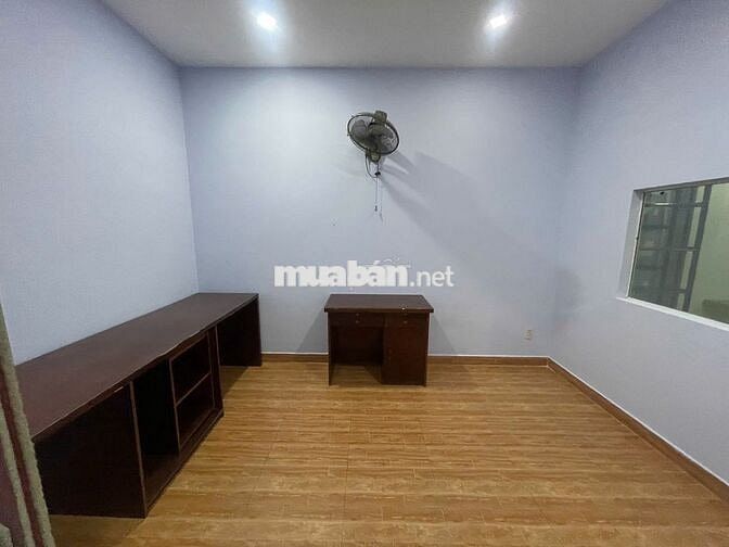 Cho Thuê Nhà  2 Lầu 4 PN - Hẻm Xe Hơi - Giá 10tr 