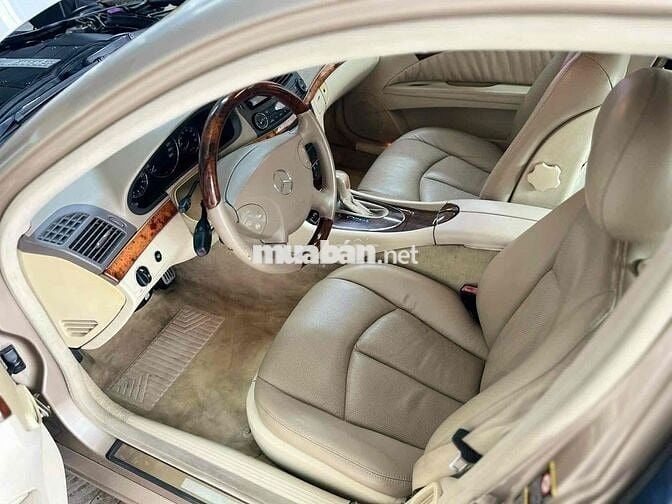Mercedes-Benz E240 Vàng cát