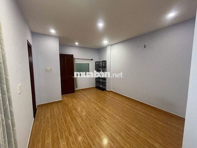 Cho Thuê Nhà  2 Lầu 4 PN - Hẻm Xe Hơi - Giá 10tr 