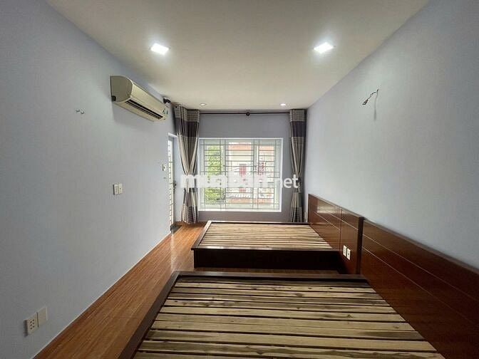 Cho Thuê Nhà  2 Lầu 4 PN - Hẻm Xe Hơi - Giá 10tr 