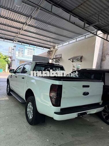 Ford Ranger XLS 2018 Tự động Trắng