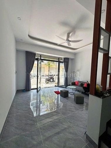 Bán nhà 2 lầu mặt tiền DT747, phù hợp ở hoặc cho thuê 12tr/tháng