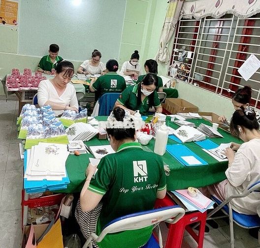TUYỂN DỤNG NHÂN VIÊN SẢN XUẤT & THỢ PHỤ MÁY LAZER