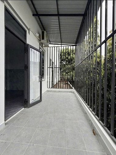 Bán nhà 2 lầu mặt tiền DT747, phù hợp ở hoặc cho thuê 12tr/tháng