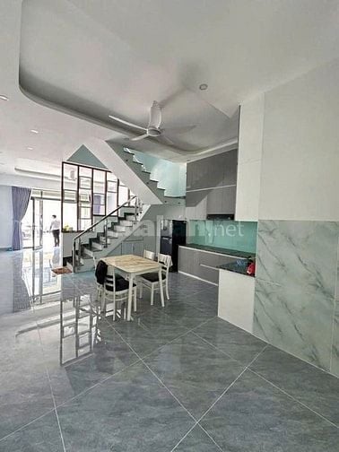 Bán nhà 2 lầu mặt tiền DT747, phù hợp ở hoặc cho thuê 12tr/tháng