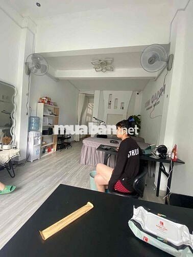 NHÀ NGUYỄN OANH HẺM XE TẢI THÔNG 4PN