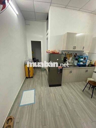 NHÀ NGUYỄN OANH HẺM XE TẢI THÔNG 4PN