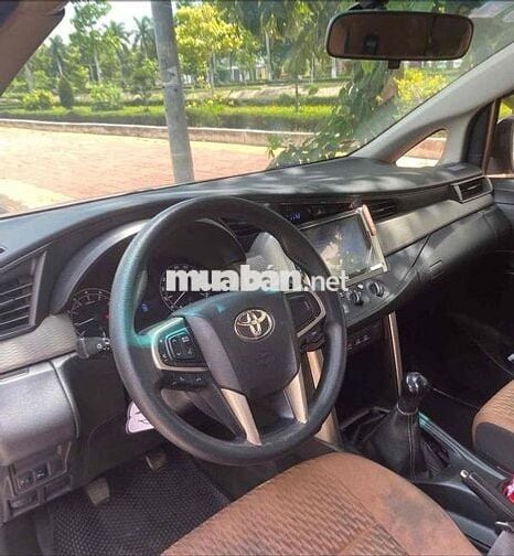 Toyota Innova 2017 Bạc xám