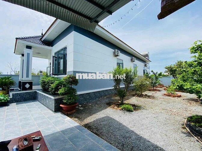 Chính chủ - Mua đất tặng nhà kiên cố, 1 xào đất mặt tiền Nguyễn hoàng
