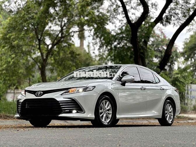 Toyota Camry 2.0G 2021 Trắng Tự động 6 cấp