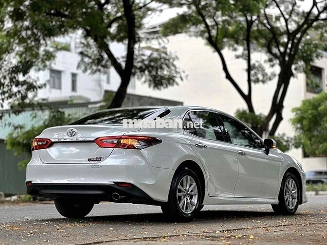 Toyota Camry 2.0G 2021 Trắng Tự động 6 cấp