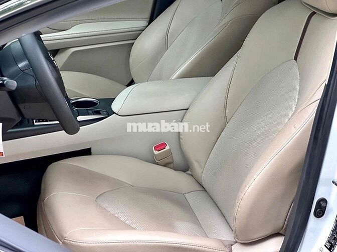 Toyota Camry 2.0G 2021 Trắng Tự động 6 cấp