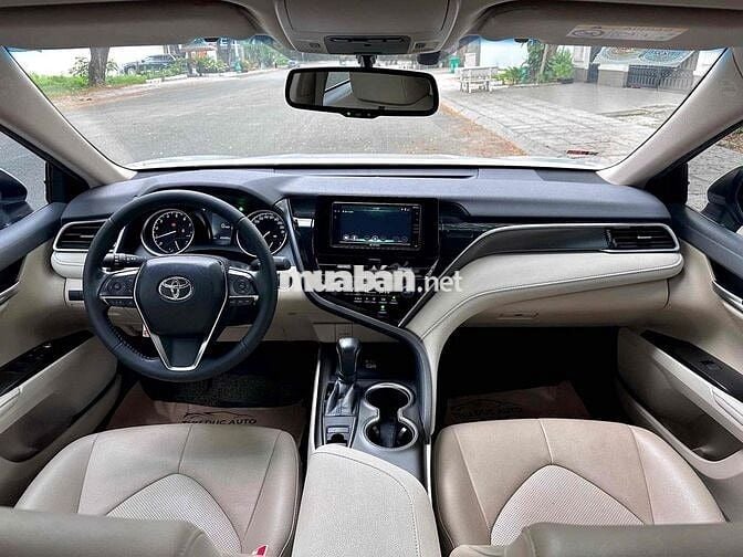 Toyota Camry 2.0G 2021 Trắng Tự động 6 cấp