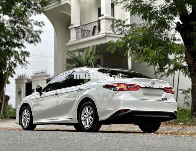 Toyota Camry 2.0G 2021 Trắng Tự động 6 cấp