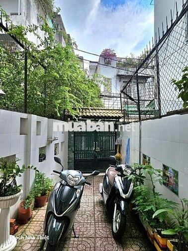 Nhà ngay trung tâm, hẻm 1 séc, ko quy hoạch