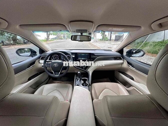Toyota Camry 2.0G 2021 Trắng Tự động 6 cấp