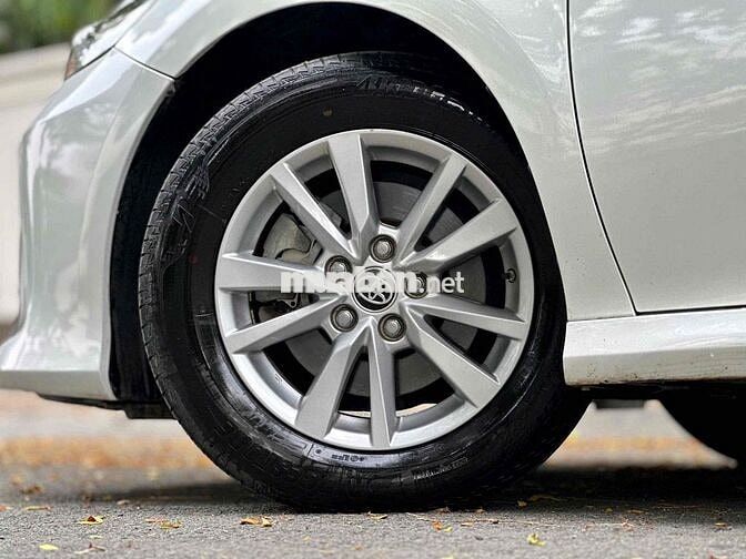 Toyota Camry 2.0G 2021 Trắng Tự động 6 cấp