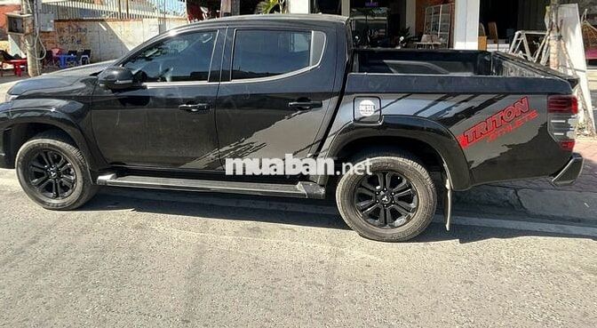 Mitsubishi Triton Athlete Đen 33.000 km Diesel