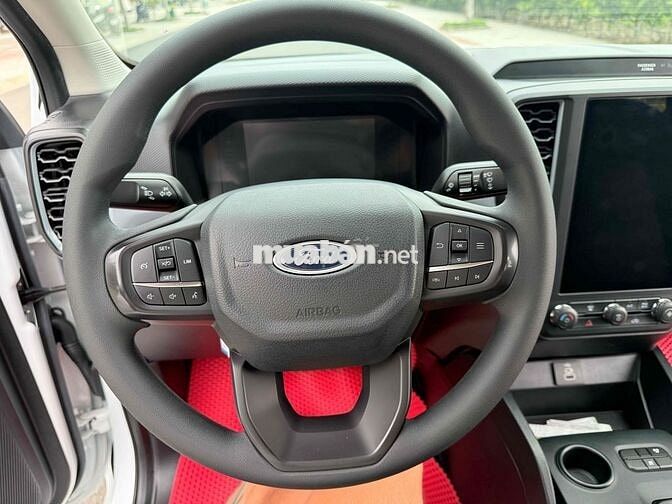 Ford Ranger XLS 2022 Tự động 39000 km Trắng