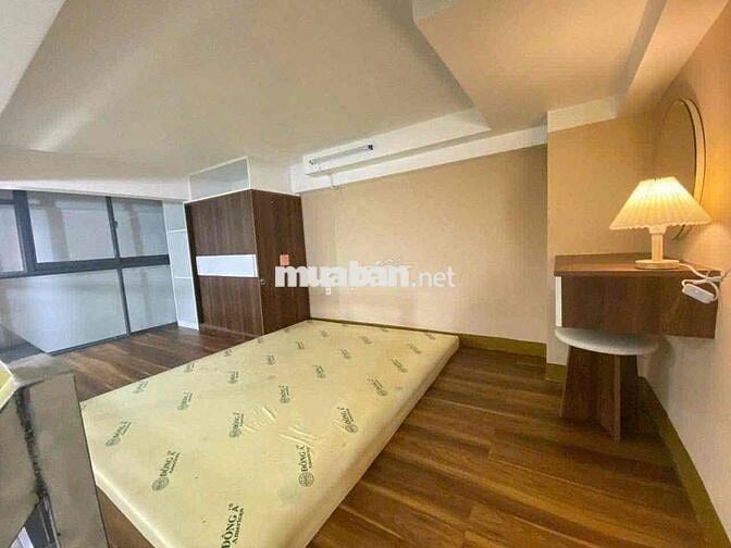 Cho thuê Duplex ban công siêu rộng ngay Hoàng Văn Thụ