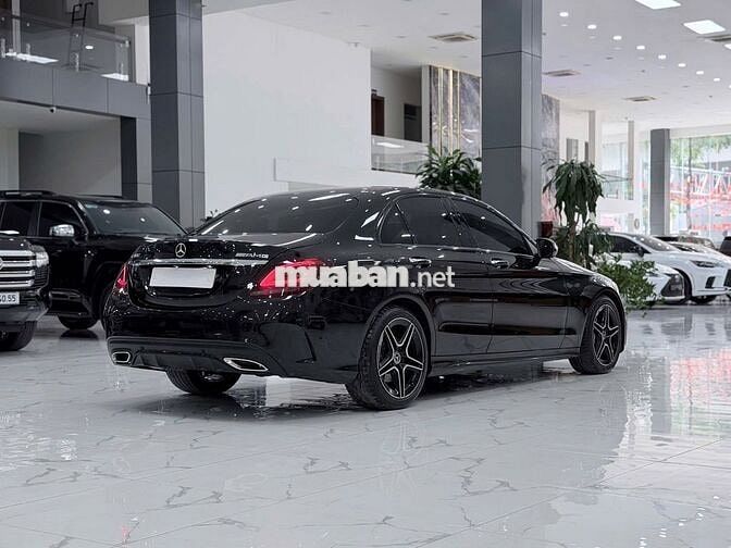 Mercedes-Benz C300 AMG 2019, 1 chủ từ mới chạy ít.