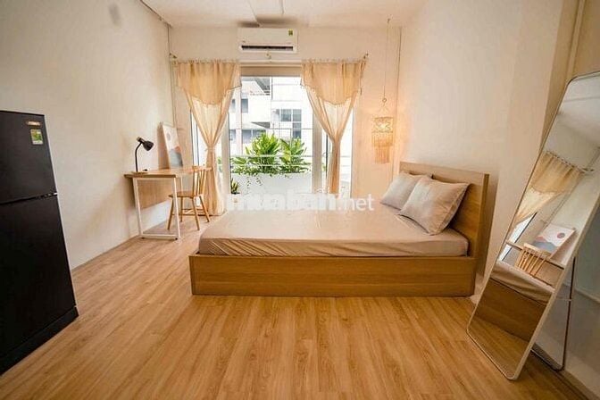 CHO THUÊ CHDV BAN CÔNG VEW THOÁNG MÁT FULL NỘI THẤT QUẬN 1