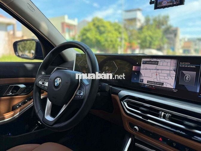 BMW 320i Sport Line 2024 Xanh 32,000 km