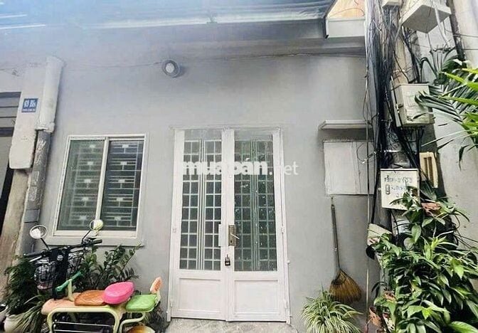 nhà trệt sát mt vị kd đẹp 4,5x8 Trần Đình Xu Q1