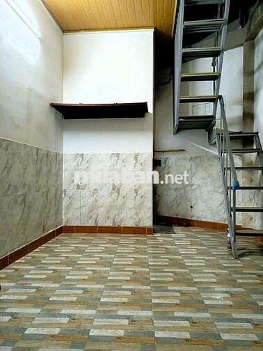 Cho thuê nhà 2 phòng ngủ hẻm xe hơi đường số 22 Linh Đông