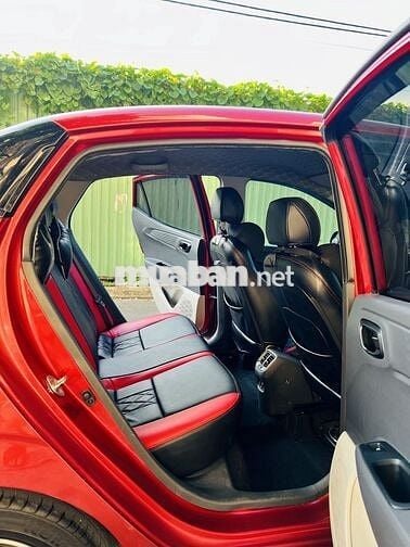 Hyundai I10 2022 Số tự động 60000 km Đỏ