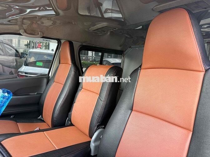 Toyota Hiace Đời 2010