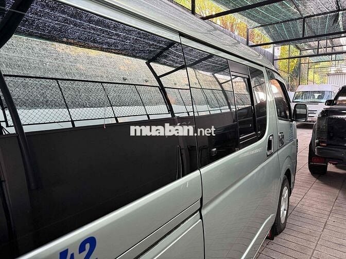 Toyota Hiace Đời 2010