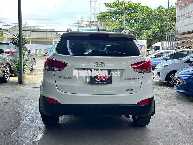 Hyundai Tucson 2011 Trắng 2.0L Tự động Nhập Hàn