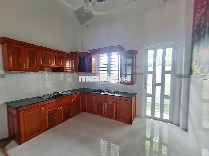 Nhà 2 lầu 5PN có nội thất mặt tiền KDC ĐH Y Dược chỉ 15 triệu