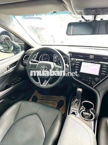 Toyota Camry 2.0G 2021 Trắng 47.000km