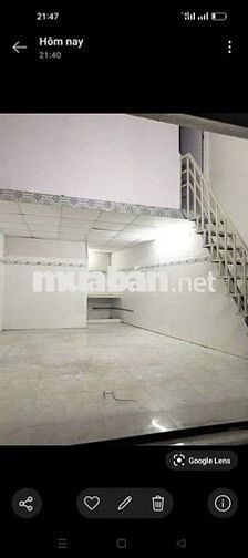 nhà trọ, có gác, cách 250met tới siêu thị Vincom Xuân Khánh.
