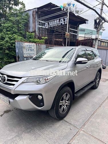 Toyota Fortuner 2017 Số sàn máy Dầu Bạc xe zin