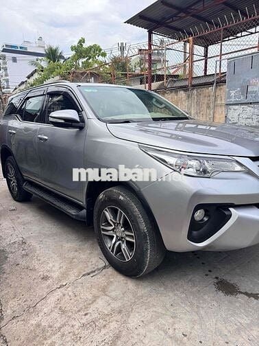 Toyota Fortuner 2017 Số sàn máy Dầu Bạc xe zin