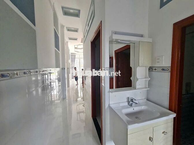 Nhà 2 lầu 5PN có nội thất mặt tiền KDC ĐH Y Dược chỉ 15 triệu
