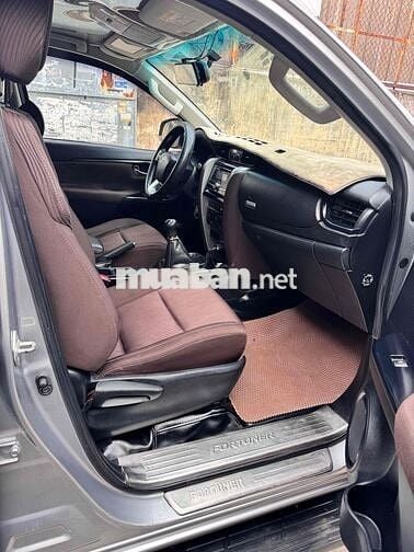 Toyota Fortuner 2017 Số sàn máy Dầu Bạc xe zin